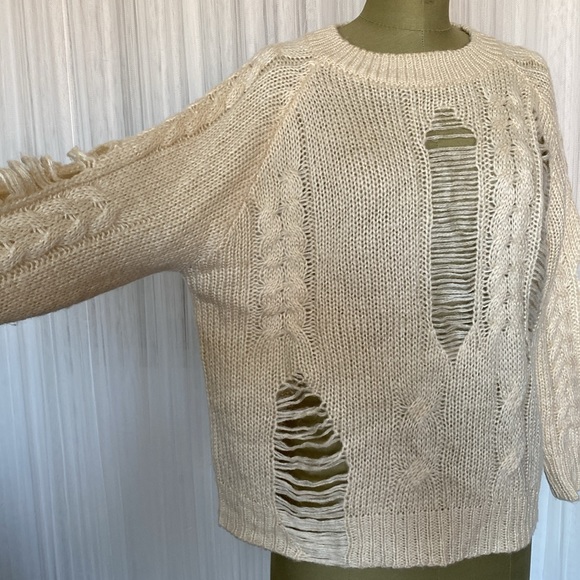 PrettyLittleThing distressed cable knit round neckline sweater! Size S - Picture 6 of 17